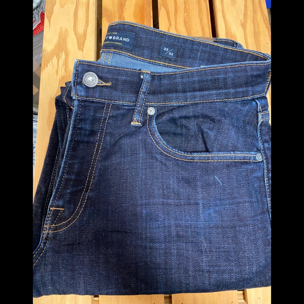 Lucky Brand 221 Straight Fit Jean